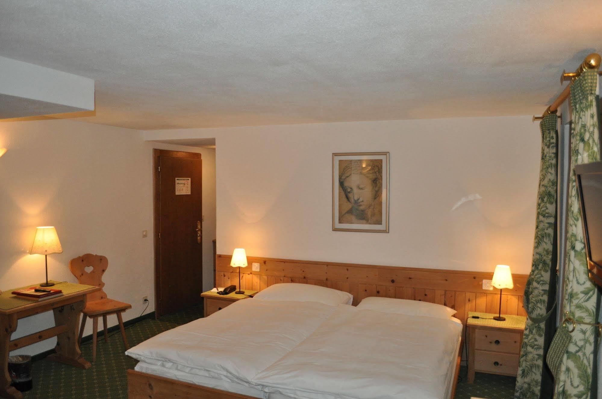 Hotel Bernina Pontresina Exterior photo