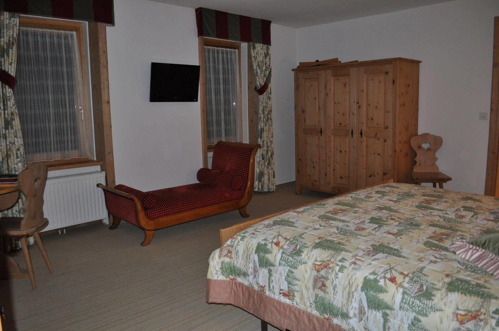 Hotel Bernina Pontresina Exterior photo